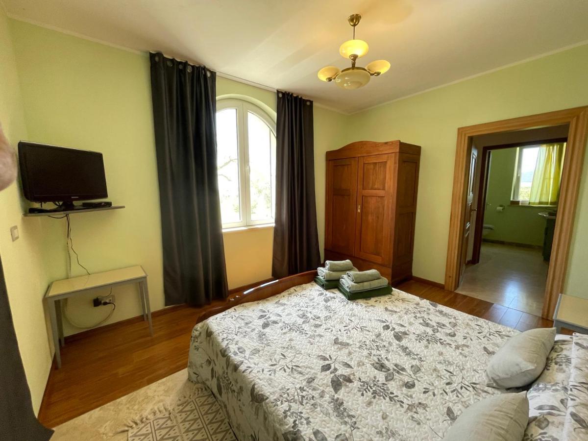 Casa Daniele Pensionat Canino Exteriör bild